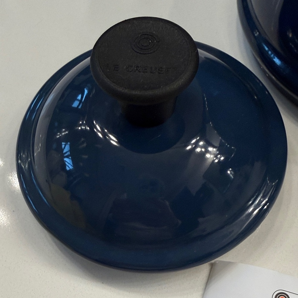 Le Creuset Enamel Tea Kettle Teapot 1.25 Quart --New - Picture 11 of 13